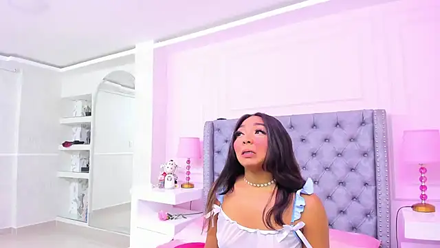 HaileeRoberts online show from September 19, 2025, 12:39 pm