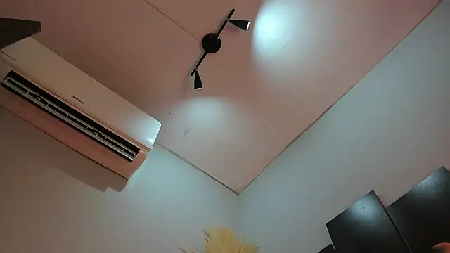 Snapshot of ALICEPOIXXXON chatting on November 12, 2025, 11:58 pm ALICEPOIXXXON online show from November 12, 2025, 11:58 pm