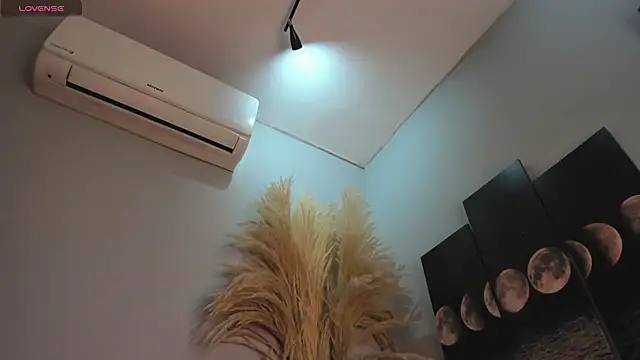 Snapshot of ALICEPOIXXXON chatting on November 26, 2025, 6:25 am ALICEPOIXXXON online show from November 26, 2025, 6:25 am