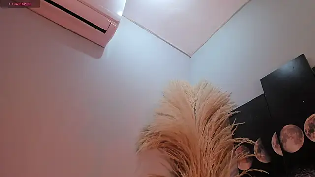 Snapshot of ALICEPOIXXXON chatting on December 5, 2025, 3:26 am ALICEPOIXXXON online show from December 5, 2025, 3:26 am