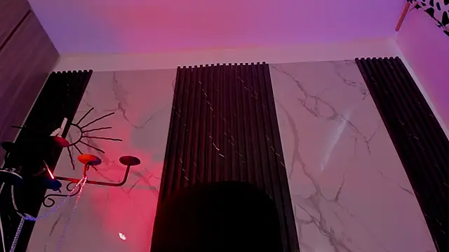 ALICEPOIXXXON online show from April 11, 2026, 6:01 pm