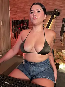 Snapshot of yey_bdsm chatting on July 13, 2026, 3:15 pm yey bdsm online show from July 13, 2026, 3:15 pm