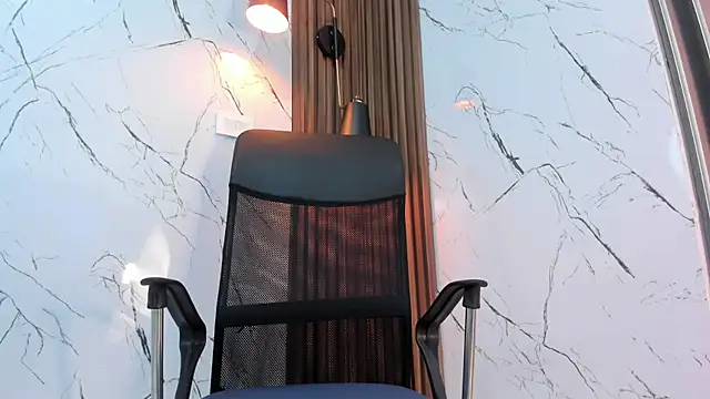 antony bigdick  online show from November 18, 2025, 1:00 am