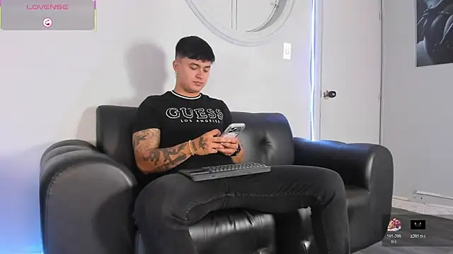 Cristopher strong online show from March 10, 2026, 10:53 am