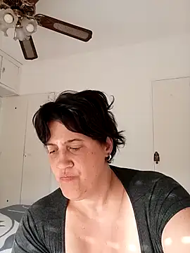 Snapshot of Sole_Love chatting on November 18, 2025, 8:24 pm Sole Love online show from November 18, 2025, 8:24 pm