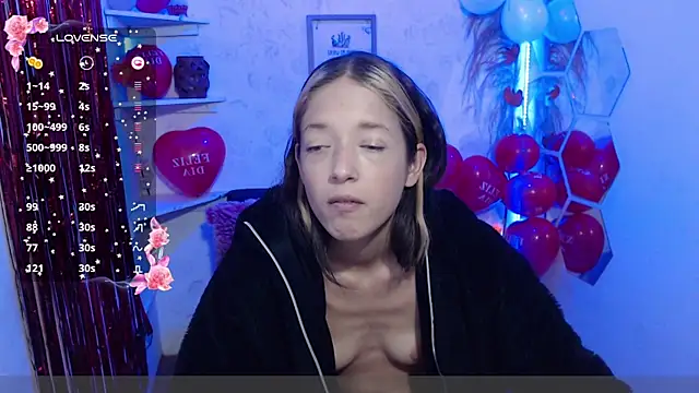 Snapshot of ZoePrest_ chatting on February 18, 2025, 9:32 am ZoePrest online show from February 18, 2025, 9:32 am