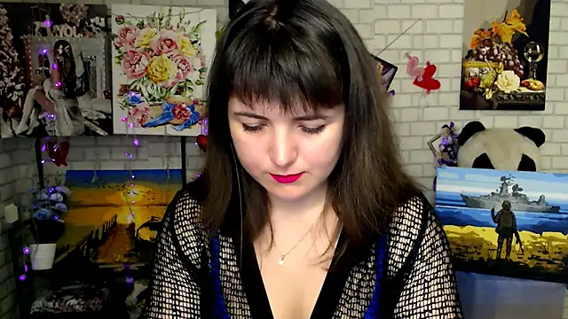 Snapshot of Darina_M_ chatting on November 16, 2025, 7:25 am Darina M online show from November 16, 2025, 7:25 am