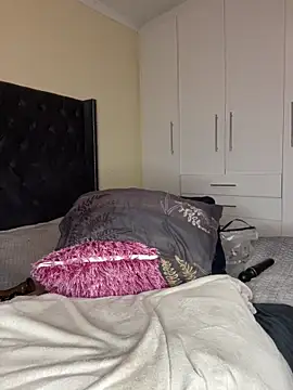 Snapshot of DarkBerry87 chatting on March 7, 2026, 9:12 pm DarkBerry87 online show from March 7, 2026, 9:12 pm