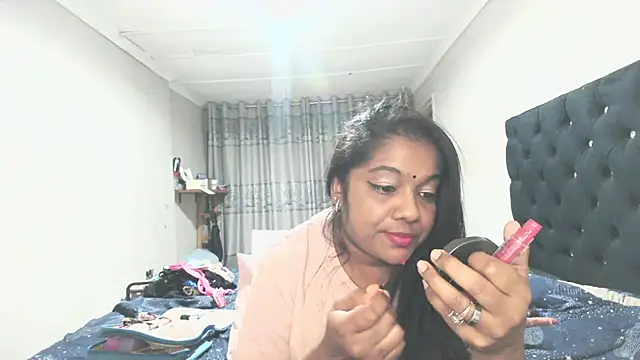 Snapshot of Indianmayaxoxo chatting on June 8, 2026, 4:40 pm Indianmayaxoxo online show from June 8, 2026, 4:40 pm