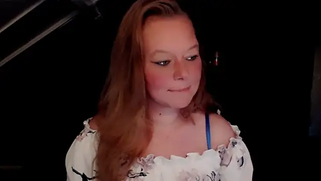 roxanna24 online show from May 17, 2026, 5:53 pm