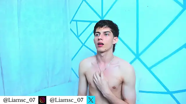 Snapshot of liam_scott77 chatting on April 21, 2026, 1:42 am liam scott77 online show from April 21, 2026, 1:42 am