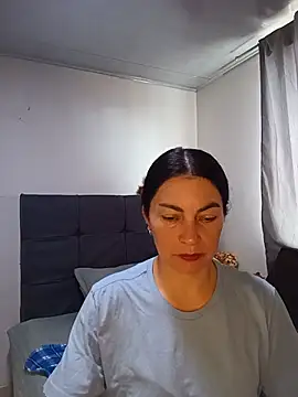 Snapshot of renata_hot1 chatting on June 5, 2026, 7:08 pm renata hot1 online show from June 5, 2026, 7:08 pm