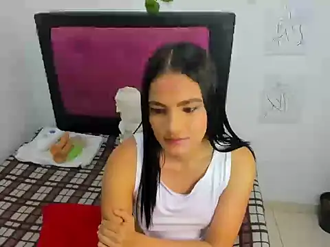 Snapshot of AlondraFoxx chatting on September 18, 2025, 3:41 am AlondraFoxx online show from September 18, 2025, 3:41 am