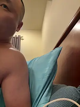 Snapshot of Wy1766 chatting on February 19, 2026, 2:29 am Wy1766 online show from February 19, 2026, 2:29 am