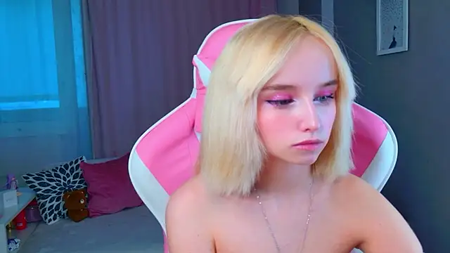 b4by LoL1 online show from March 17, 2026, 1:25 pm