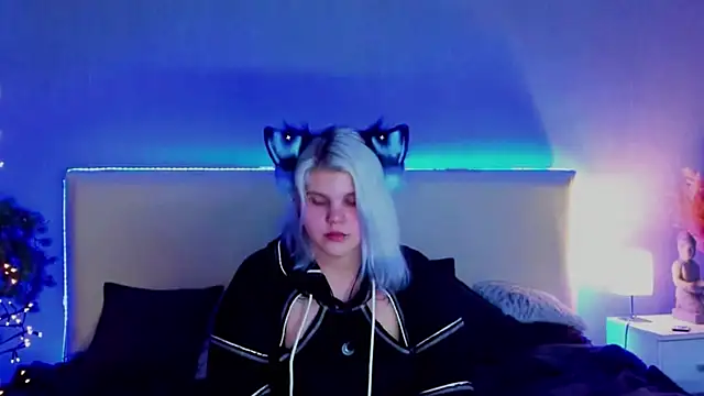 Snapshot of JoannLowe chatting on March 5, 2025, 10:54 pm JoannLowe online show from March 5, 2025, 10:54 pm