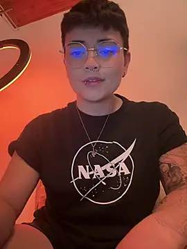 Snapshot of Ashley_Chriss chatting on January 3, 2025, 5:28 am Ashley Chriss online show from January 3, 2025, 5:28 am