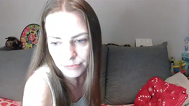 AnnaDiamond1 online show from July 21, 2026, 12:07 pm