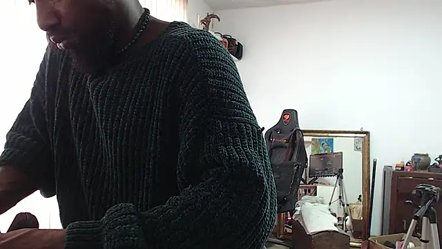 Siriss boyrag online show from January 23, 2025, 4:37 pm