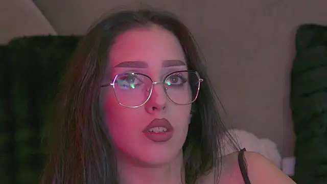 AishaHummer online show from November 8, 2025, 8:29 pm