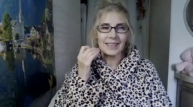 sweet raspberry online show from February 18, 2025, 2:27 pm