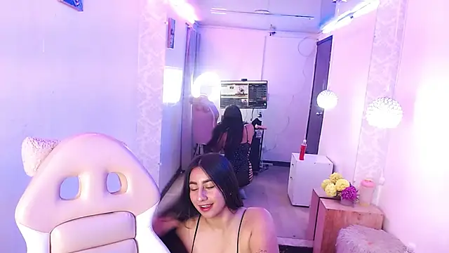 Snapshot of ailyn_miranda chatting on March 6, 2025, 11:31 pm ailyn miranda online show from March 6, 2025, 11:31 pm