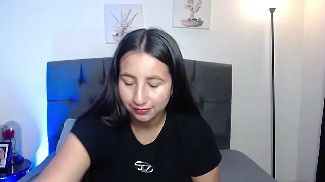 Snapshot of ailyn_miranda chatting on December 17, 2025, 7:53 pm ailyn miranda online show from December 17, 2025, 7:53 pm