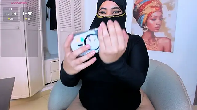 malak nanyy online show from February 20, 2026, 2:19 am