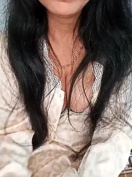 Snapshot of Liyan- chatting on December 30, 2024, 12:32 am Liyan- online show from December 30, 2024, 12:32 am