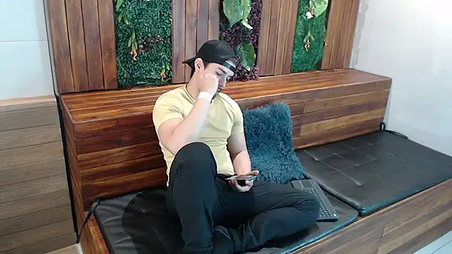 Ian Daviz online show from October 22, 2025, 12:05 pm