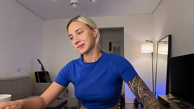 AnneBall online show from October 29, 2025, 3:14 pm