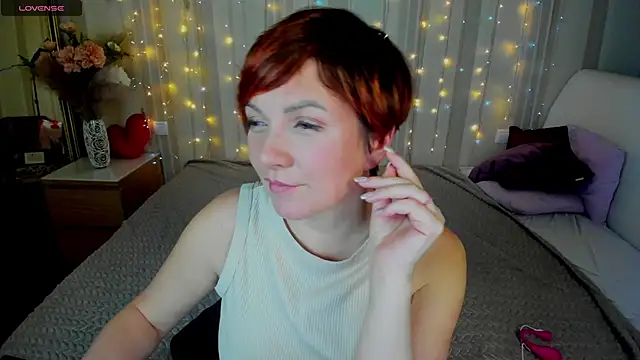 Katherine Fox online show from February 3, 2025, 4:52 pm