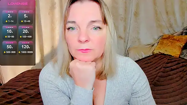 Regina  blue online show from October 21, 2025, 6:52 pm