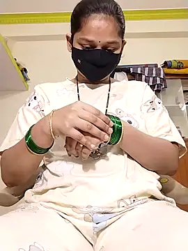 Snapshot of Kashish_18 chatting on February 13, 2026, 8:21 am Kashish 18 online show from February 13, 2026, 8:21 am