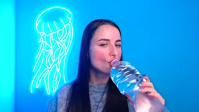 Eva Janee online show from December 2, 2024, 12:18 pm