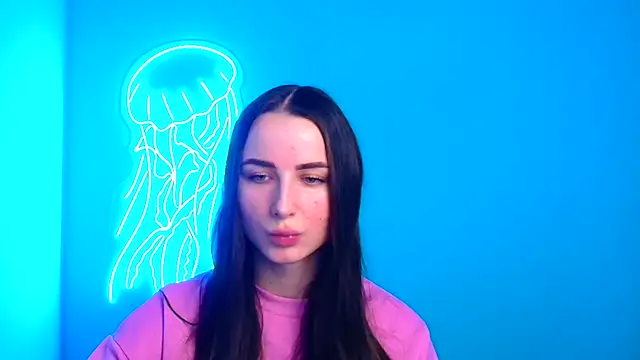 Eva Janee online show from December 4, 2024, 9:18 am