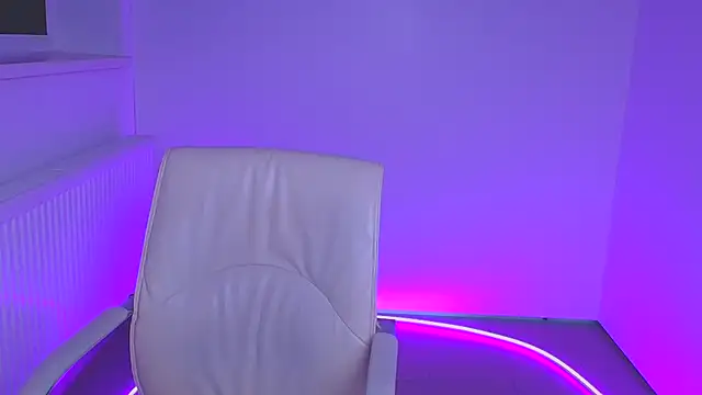 Eva Janee online show from January 8, 2025, 7:03 am