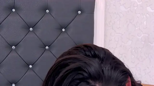 LorenneMays online show from February 26, 2025, 1:00 am