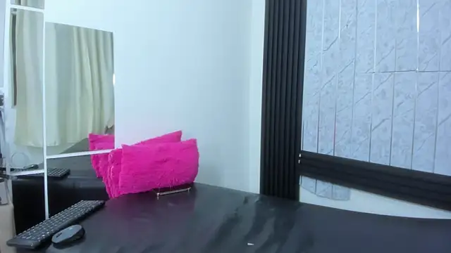 FernandaClar online show from December 22, 2025, 10:40 pm