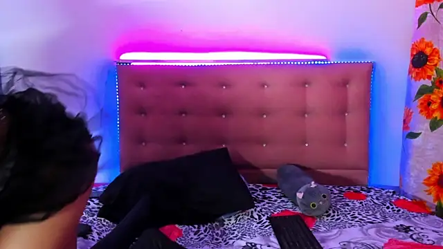 Snapshot of khandyzBlum chatting on January 15, 2025, 3:50 pm khandyzBlum online show from January 15, 2025, 3:50 pm