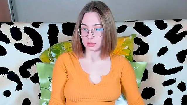 VeronikaKissuchi online show from February 20, 2025, 9:42 pm