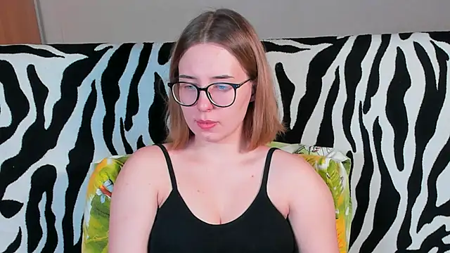 VeronikaKissuchi online show from February 27, 2025, 8:31 pm