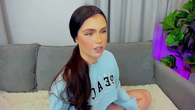 Snapshot of sexyangeloux chatting on February 24, 2026, 9:24 pm sexyangeloux online show from February 24, 2026, 9:24 pm