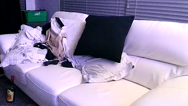 longthicknslick online show from November 13, 2025, 9:41 am