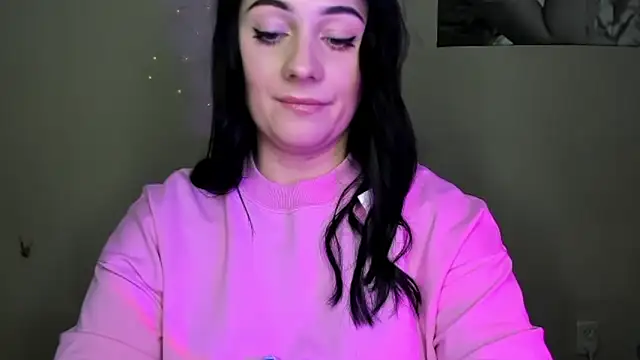 Snapshot of Emelyblum chatting on December 3, 2024, 11:46 pm Emelyblum online show from December 3, 2024, 11:46 pm