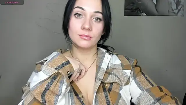 Snapshot of Emelyblum chatting on December 5, 2024, 2:53 am Emelyblum online show from December 5, 2024, 2:53 am