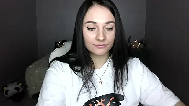 Emelyblum online show from March 6, 2025, 5:03 am