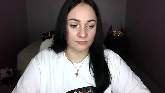 Snapshot of Emelyblum chatting on March 14, 2025, 11:23 am Emelyblum online show from March 14, 2025, 11:23 am