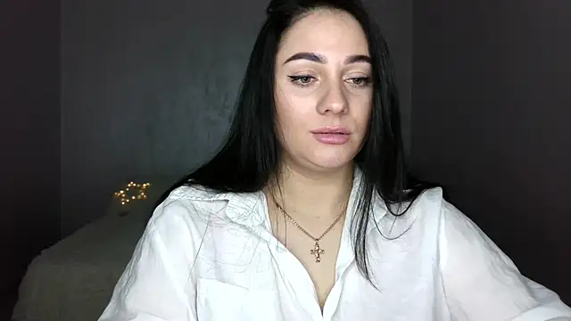 Snapshot of Emelyblum chatting on March 23, 2025, 4:27 am Emelyblum online show from March 23, 2025, 4:27 am