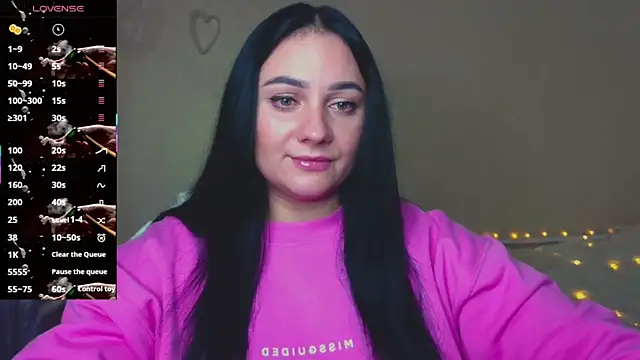 Snapshot of Emelyblum chatting on November 10, 2025, 10:53 pm Emelyblum online show from November 10, 2025, 10:53 pm